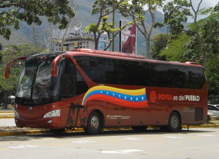 Yutong ZK6129H (En Venezuela) - PDVSA Transporte de Personal TT-076
Cubriendo un servicio especial en el Parque del Este
Palabras clave: Yutong Cummins PDVSA