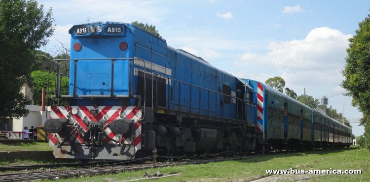 EMD GT 22 CW2 (en Argentina) - Trenes Argentinos , LGR
A915
[url=https://bus-america.com/galeria/displayimage.php?pid=55846]https://bus-america.com/galeria/displayimage.php?pid=55846[/url]
Trenes Argentinos, locomotora A915 [1º frente]
