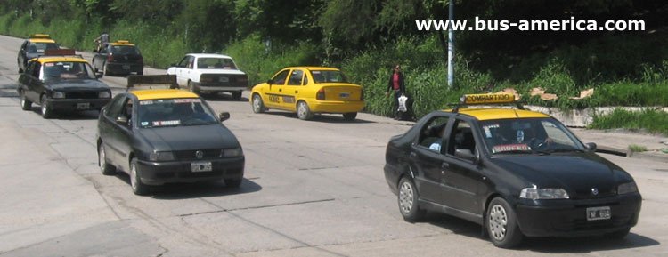 Fiat Siena & Volkswagen Polo
De derecha a izquierda 
