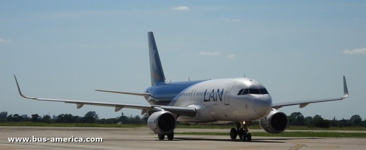 Airbus A 320 (en Argentina) - LAN
CC-BFG
[url=https://galeria.bus-america.com/displayimage.php?pid=47303]https://galeria.bus-america.com/displayimage.php?pid=47303[/url]
