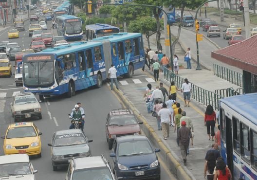 Busscar Urbanus Pluss (en Ecuador)

