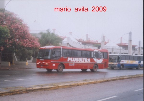 Busscar ElBuss (en Argentina) - PLUSULTRA
PASANDO  POR  ENFRENTE  DE  LA  TERMINAL.
