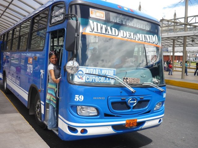 Hino FG Carroceria Imetam
PUD927
Bus De Servicio Integrado Mitad del Mundo MetroBus Quito
Palabras clave: Hino FG Carroceria Imetam