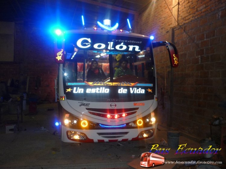 Hino FC Carroceria Occidental
Coop Cristobal Colon Autobus por la Noche
Extraído de : www.busecuador.foroactivo.com
Palabras clave: Hino FC Carroceria Occidental