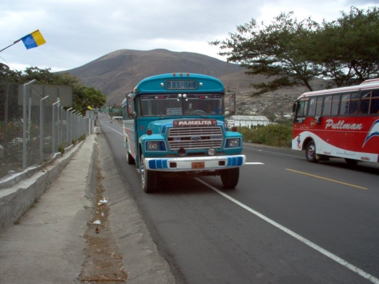 Ford - Blue Bird (en Ecuador)
IAE884
