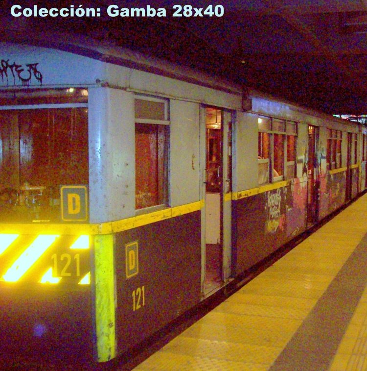 La Brugeoise (en Argentina) - Metrovías - Subte A
Interno 121
Coche con diferente reforma exterior
Palabras clave: Gamba / A