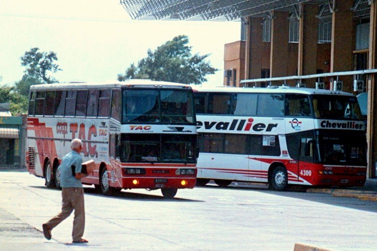 Arbus - Eurobus - T.A.C.
Terminal de ómnibus de Catamarca
(Datos de izquierda a derecha)

Imagen Diario La Unión Digital de San Fernando del Valle De Catamarca
Palabras clave: Gamba / Larga