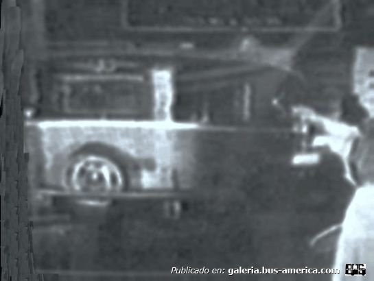28  Lin.33 Ttes.Alte.Brown Chevrolet 1933 C.Foto Tv.
Foto que saque de una película Argentina
