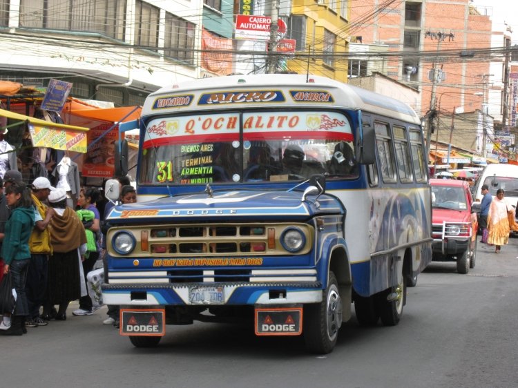 Dodge D-400 - ?? -  Eduardo Avaroa
¿204 TOB?

Foto tomada de https://picasaweb.google.com, subida por el usuario Celafat Dél-Amerika
(En Bolivia)
Palabras clave: bolivia dodge