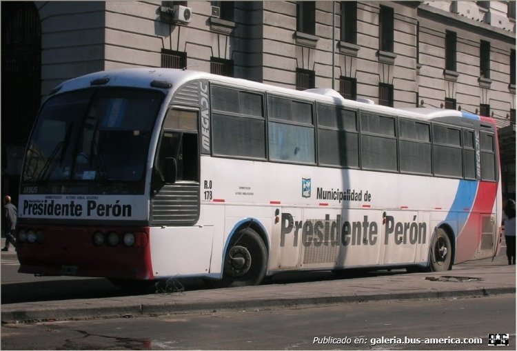 Scania K 112 - D.I.C. - Municipalidad de Presidente Perón
Megadic que tuvo la empresa Riocuartense S.A.T.C.R.C., éste fue el interno 103, que hoy es remplazado por un Saldivia 

Fotografía: ¿?

http://galeria.bus-america.com/displayimage.php?pid=37976
